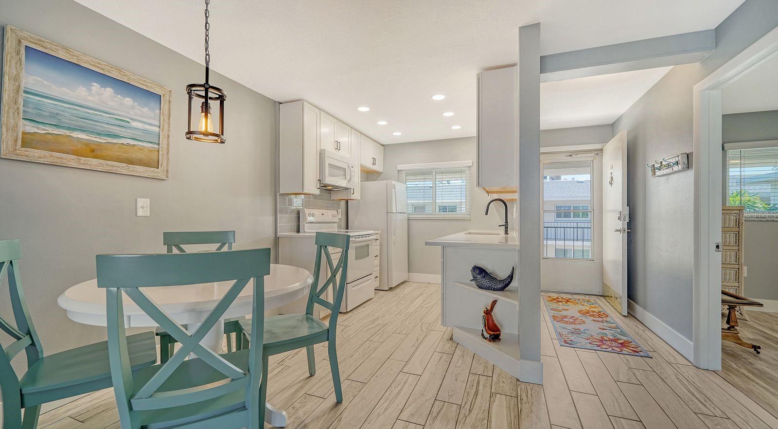 Image 3 of 40 For 708 Tamiami Trail S 308