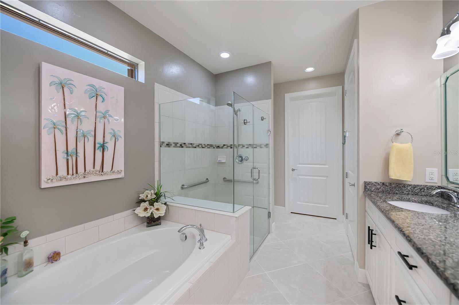 Image 36 of 53 For 13861 Karina Street