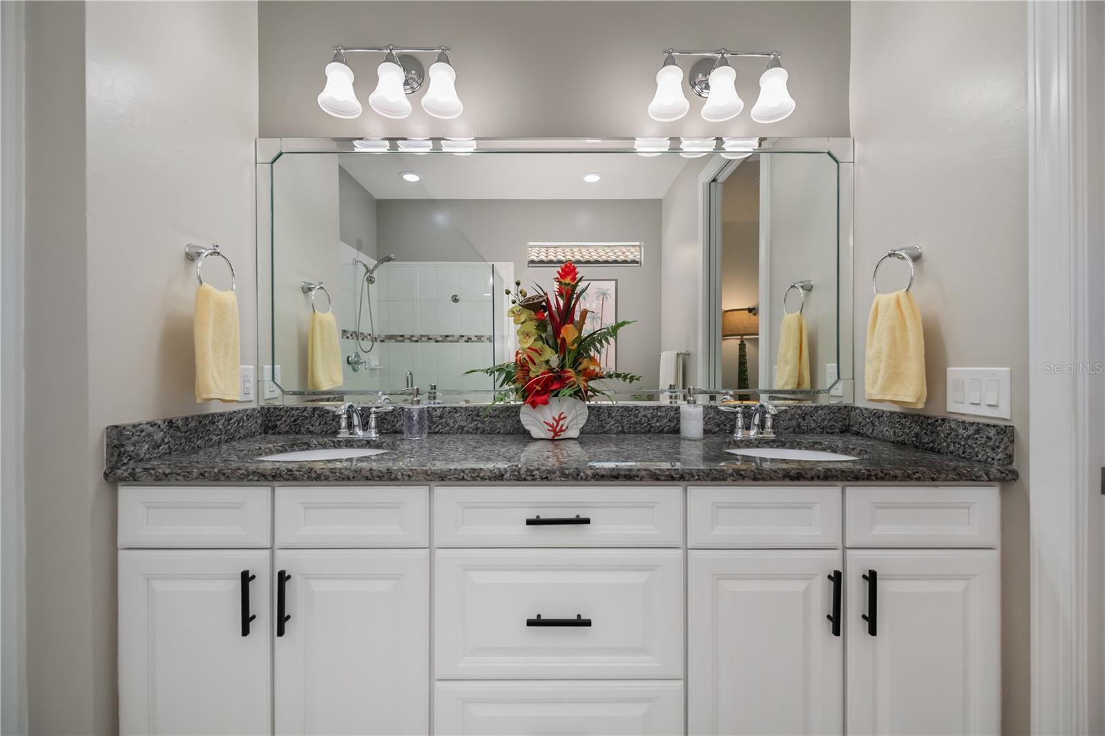 Image 38 of 53 For 13861 Karina Street