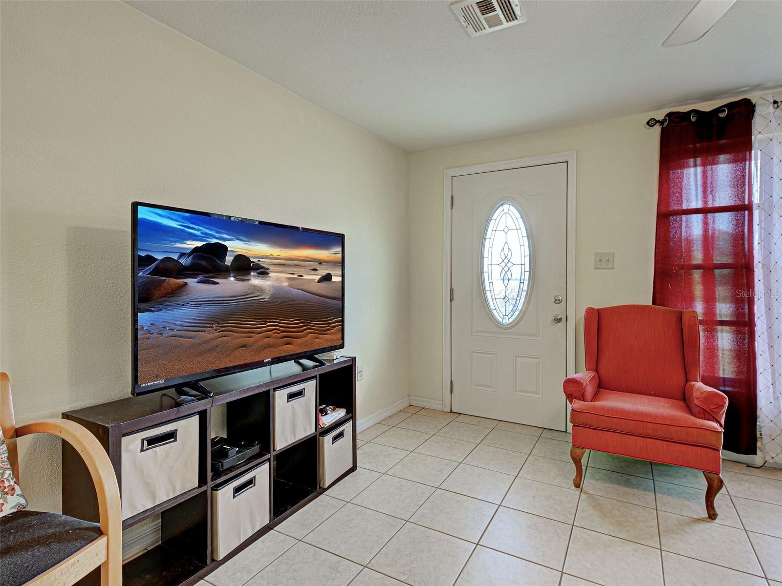 Image 10 of 48 For 3371 Pinetree Street