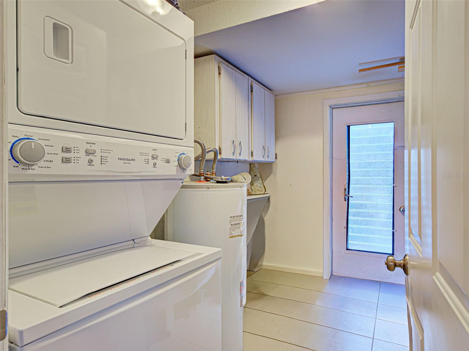 Image 25 of 48 For 3371 Pinetree Street