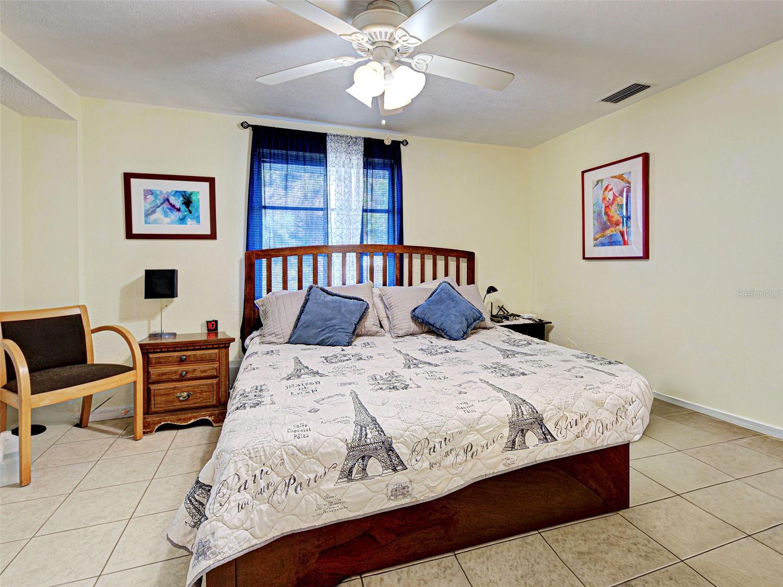 Image 28 of 48 For 3371 Pinetree Street