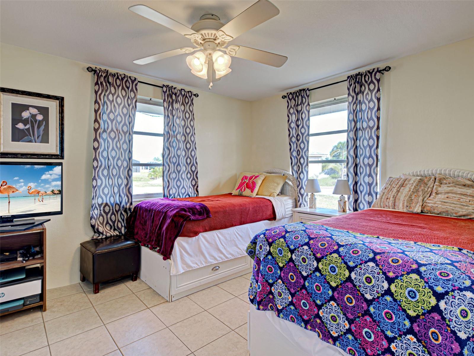 Image 32 of 48 For 3371 Pinetree Street