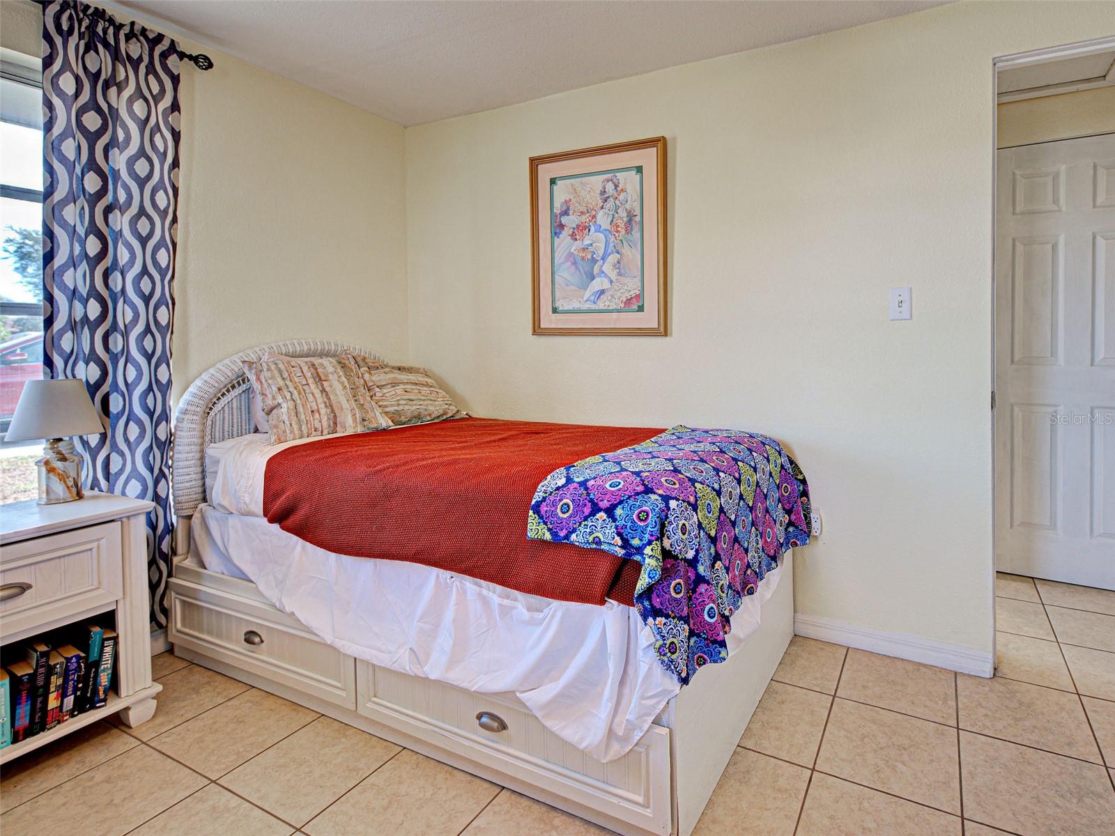 Image 34 of 48 For 3371 Pinetree Street