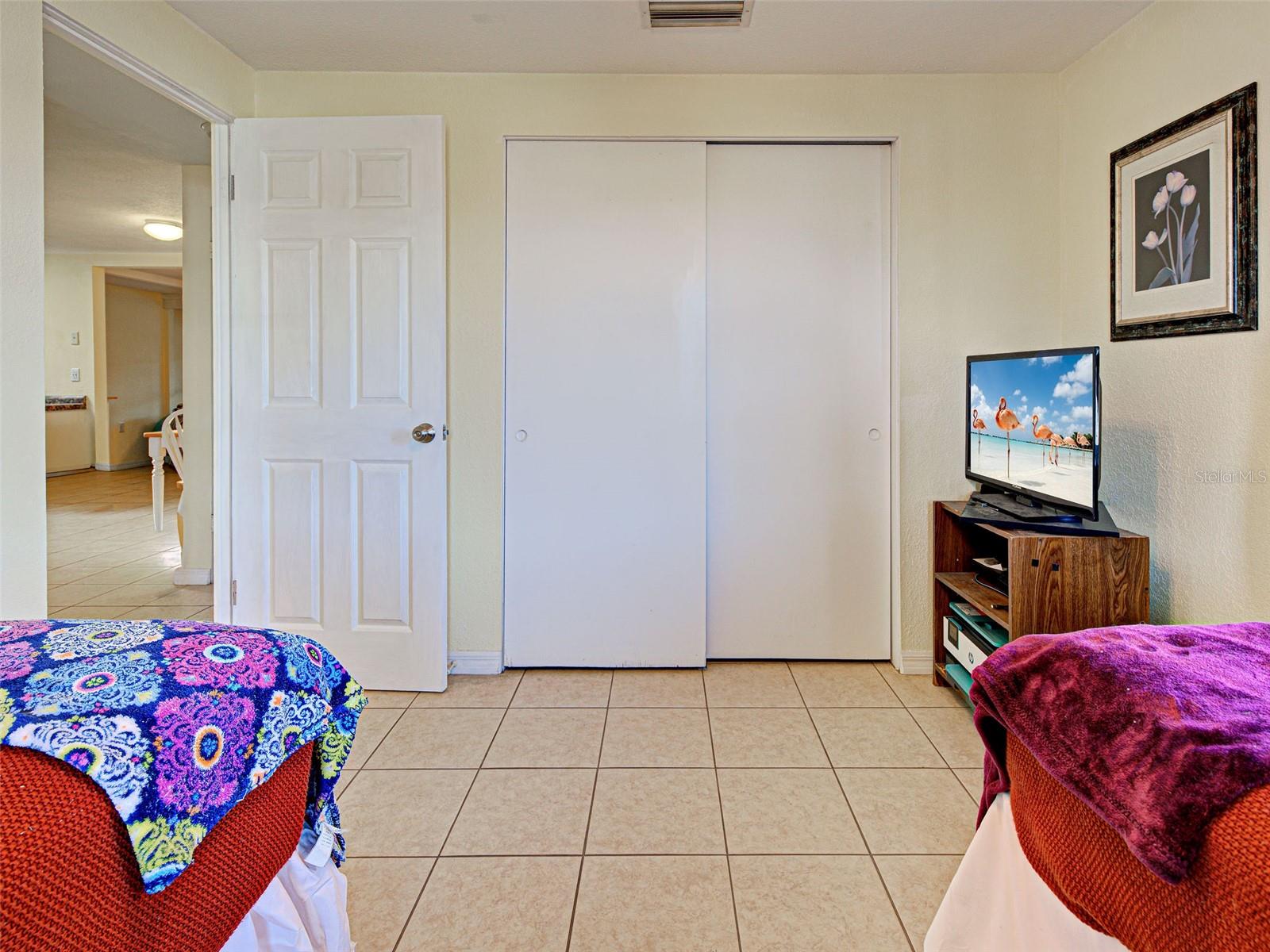 Image 35 of 48 For 3371 Pinetree Street