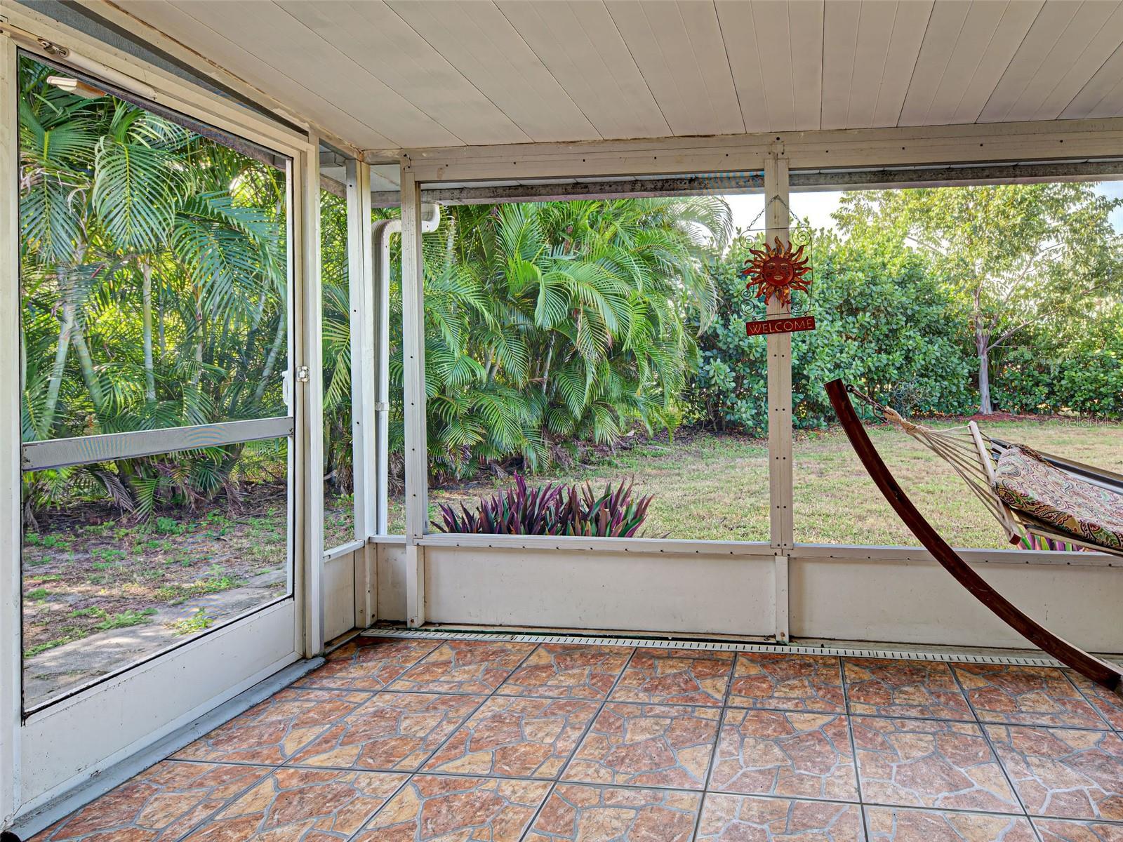 Image 37 of 48 For 3371 Pinetree Street