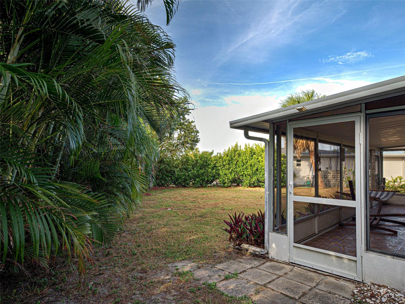 Image 43 of 48 For 3371 Pinetree Street