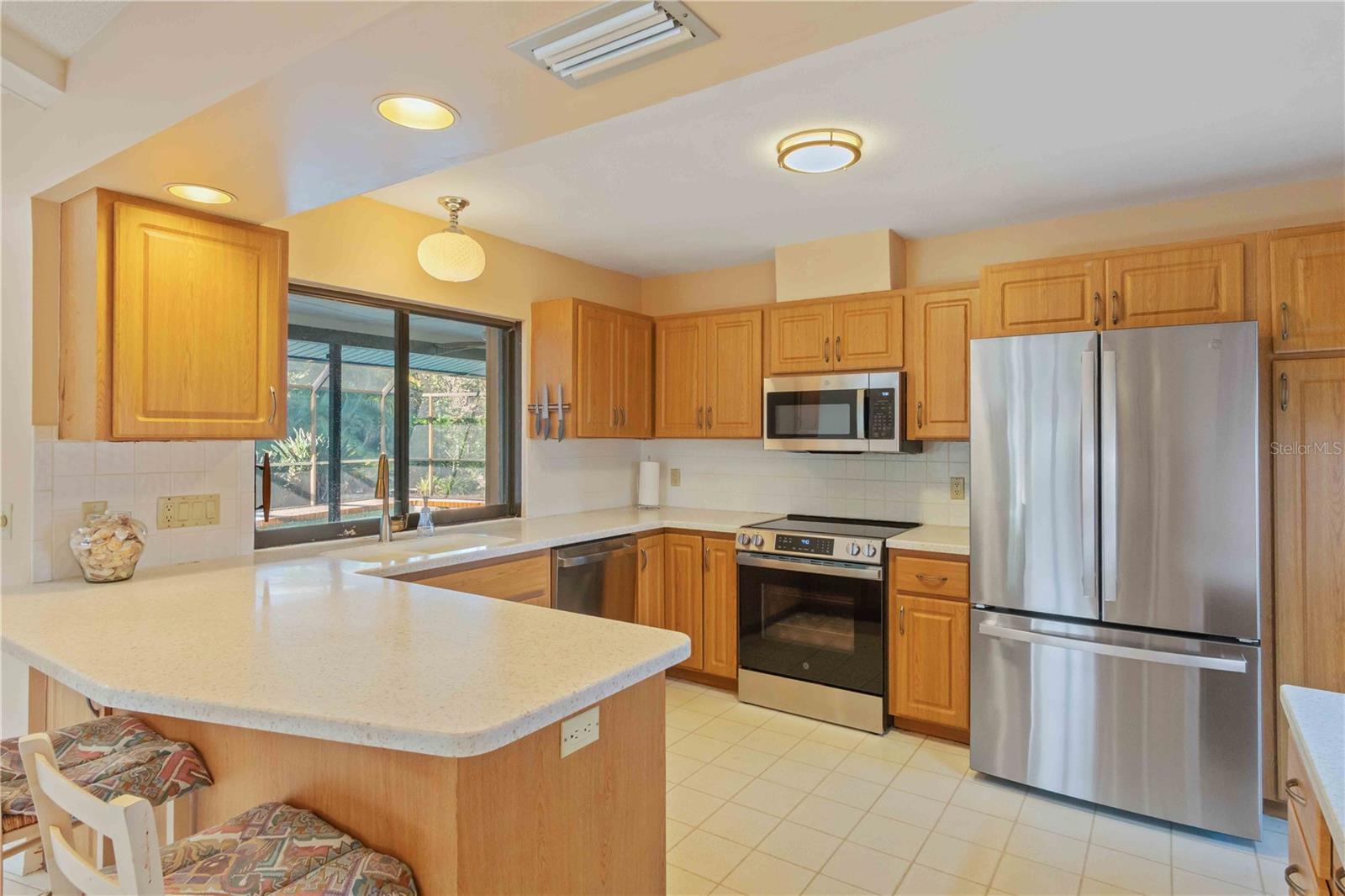 Image 11 of 51 For 209 Woodland Drive