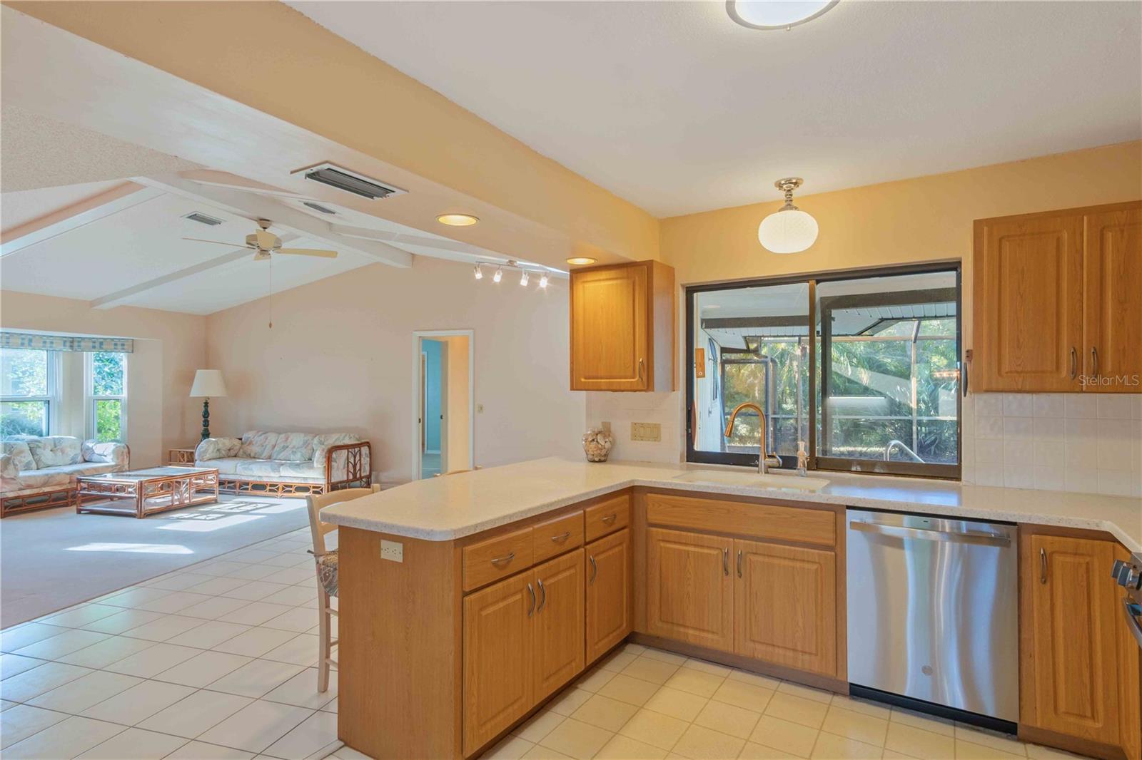 Image 13 of 51 For 209 Woodland Drive