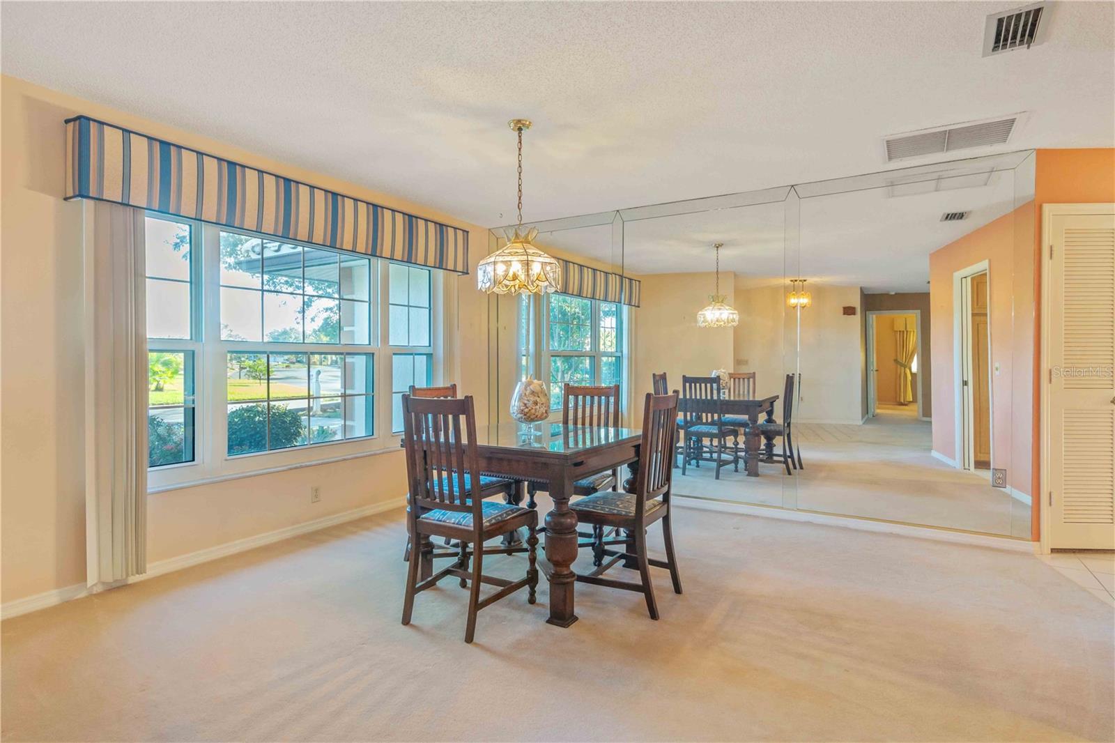 Image 17 of 51 For 209 Woodland Drive