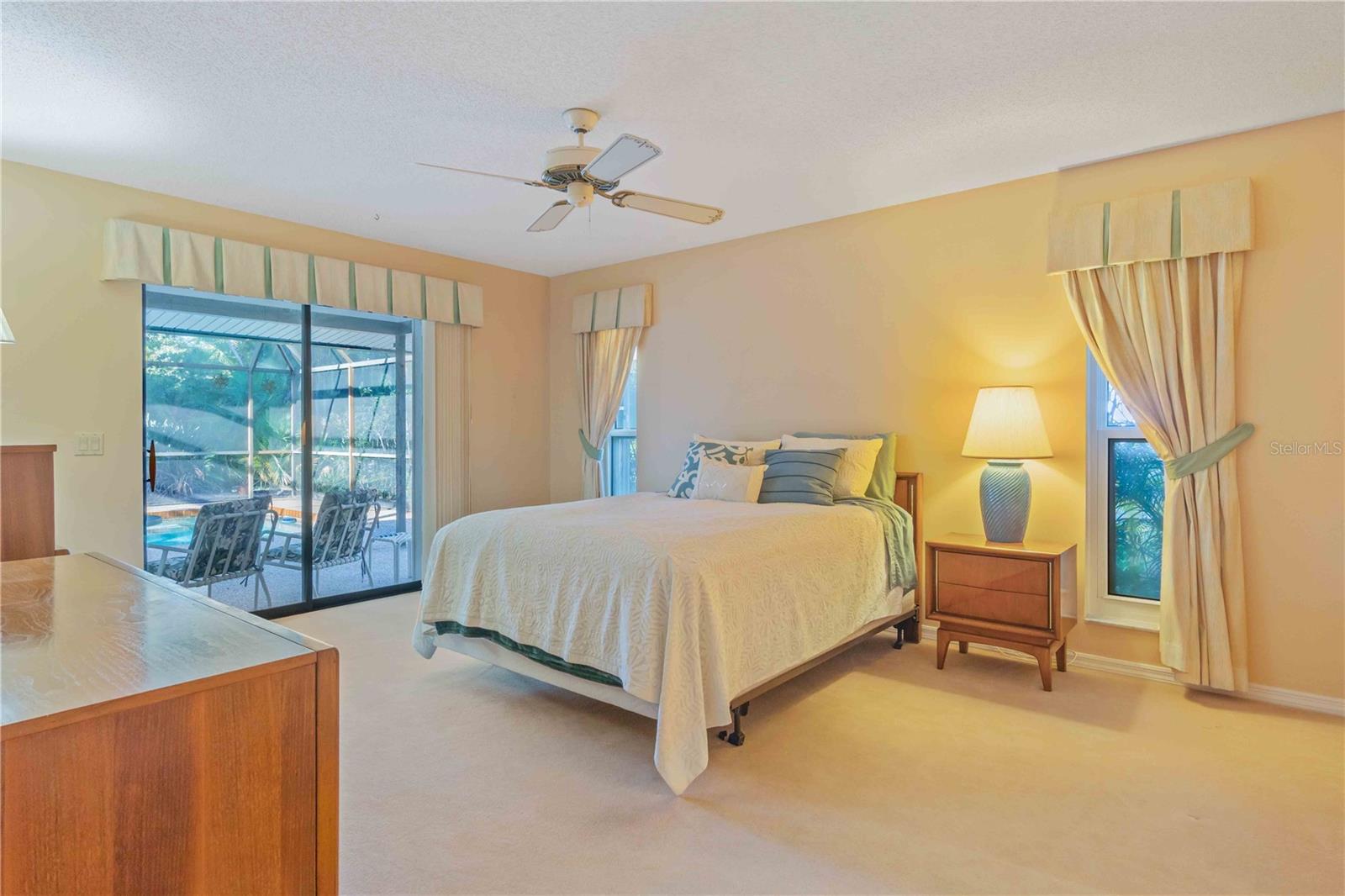 Image 22 of 51 For 209 Woodland Drive