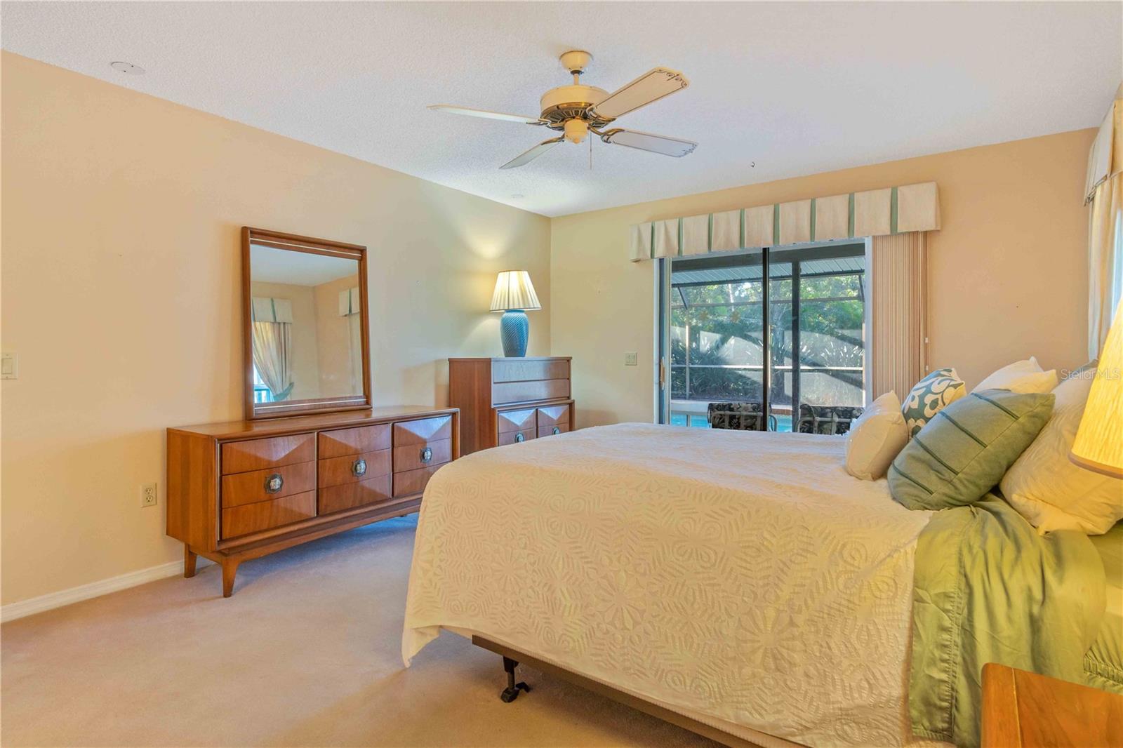 Image 23 of 51 For 209 Woodland Drive