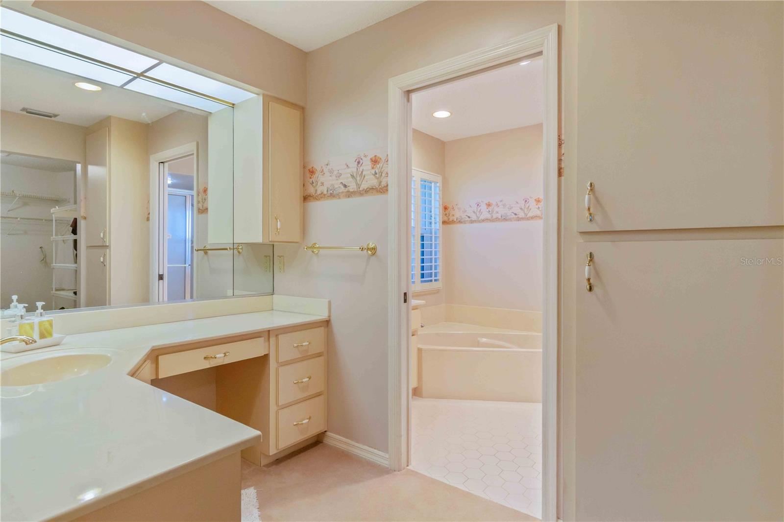 Image 27 of 51 For 209 Woodland Drive