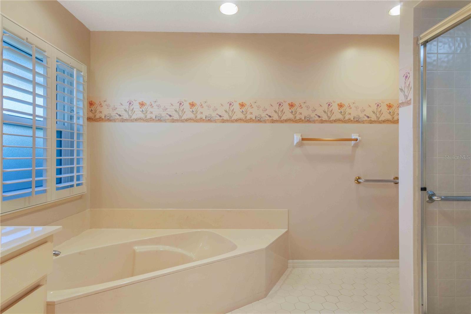 Image 29 of 51 For 209 Woodland Drive