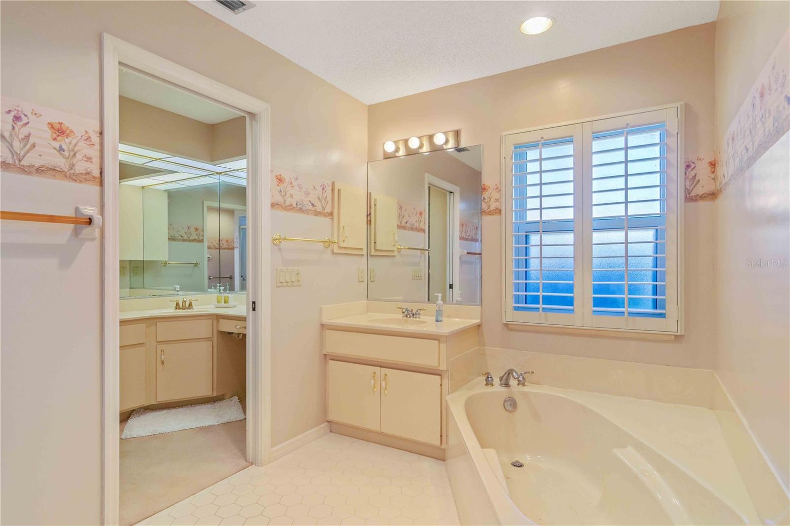 Image 30 of 51 For 209 Woodland Drive