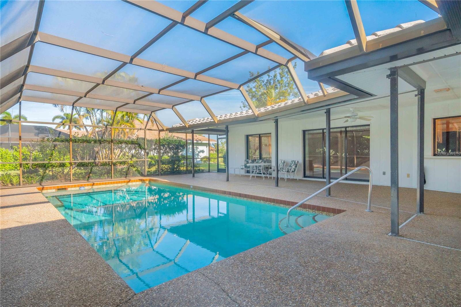 Image 43 of 51 For 209 Woodland Drive