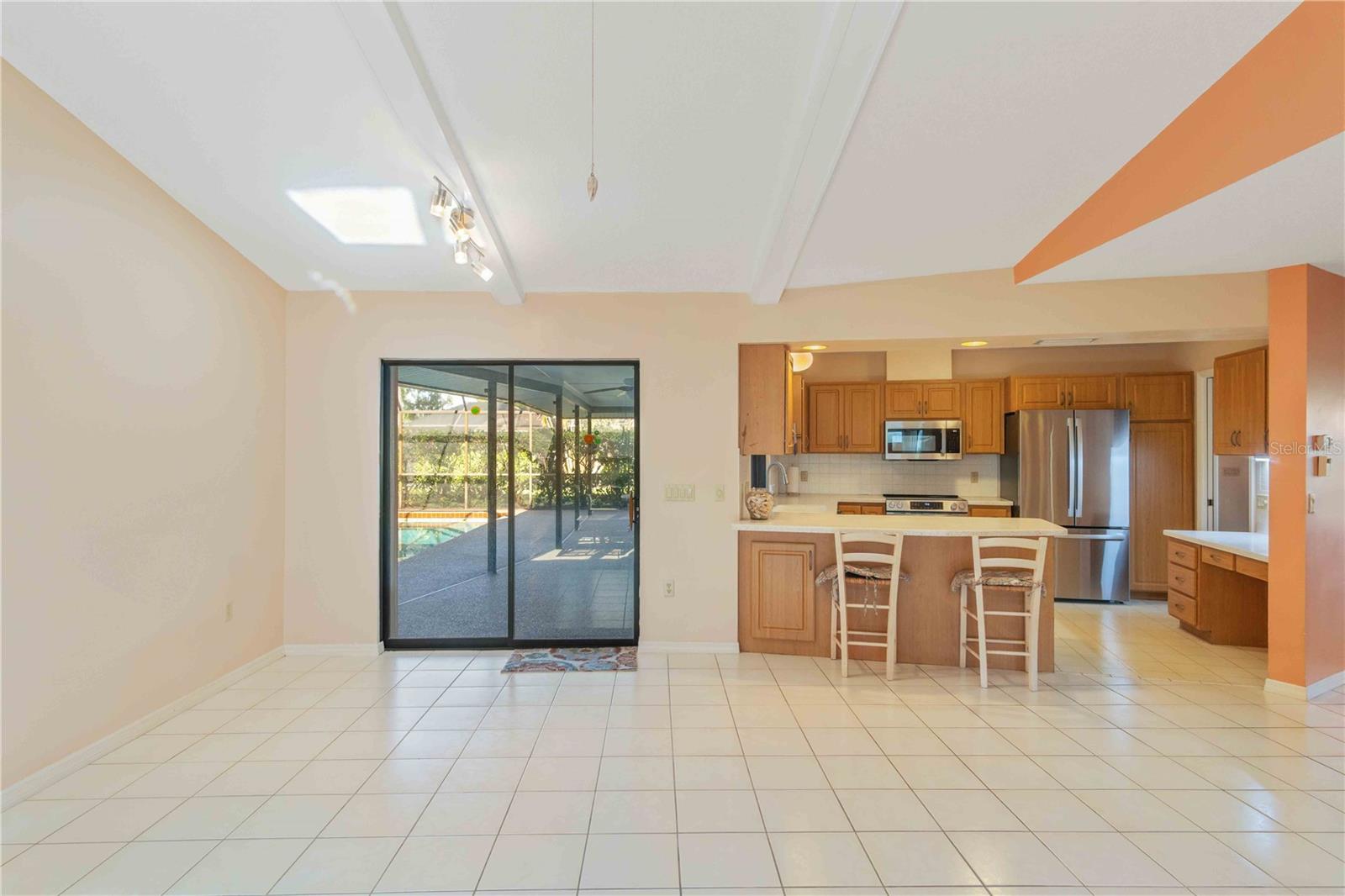 Image 5 of 51 For 209 Woodland Drive