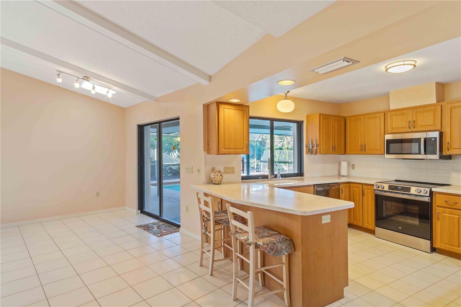 Image 7 of 51 For 209 Woodland Drive