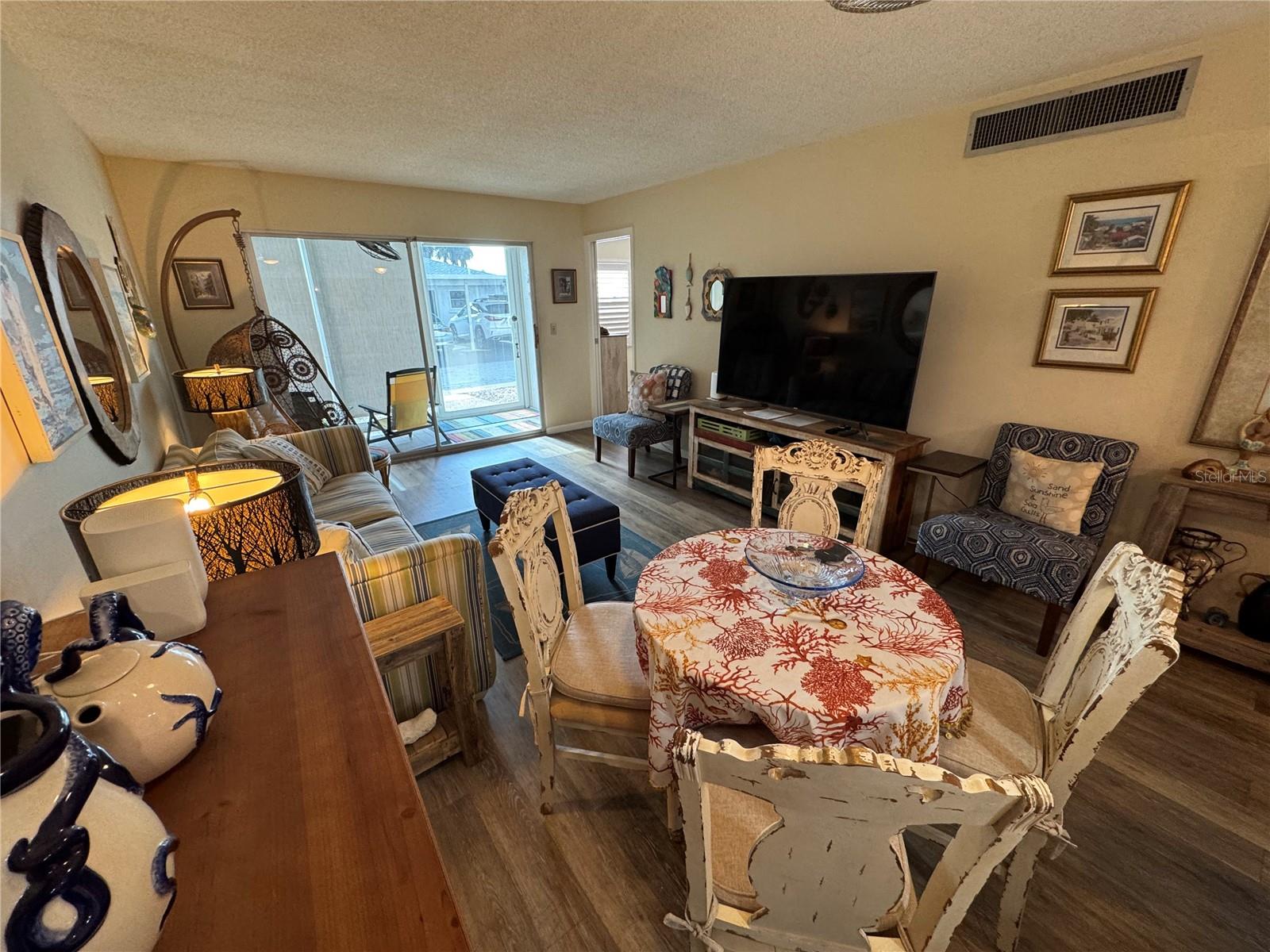 Image 11 of 17 For 1400 Tarpon Center Drive 111