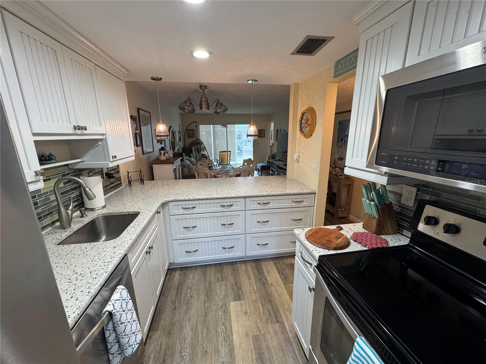 Image 8 of 17 For 1400 Tarpon Center Drive 111