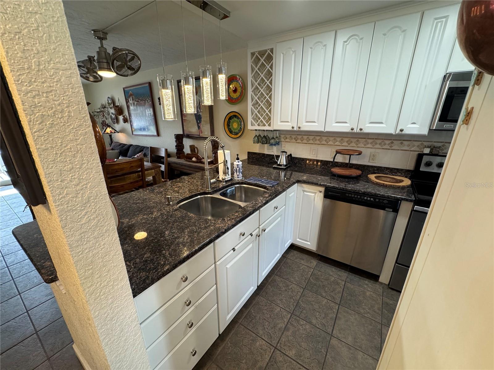 Image 4 of 24 For 1400 Tarpon Center Drive 206