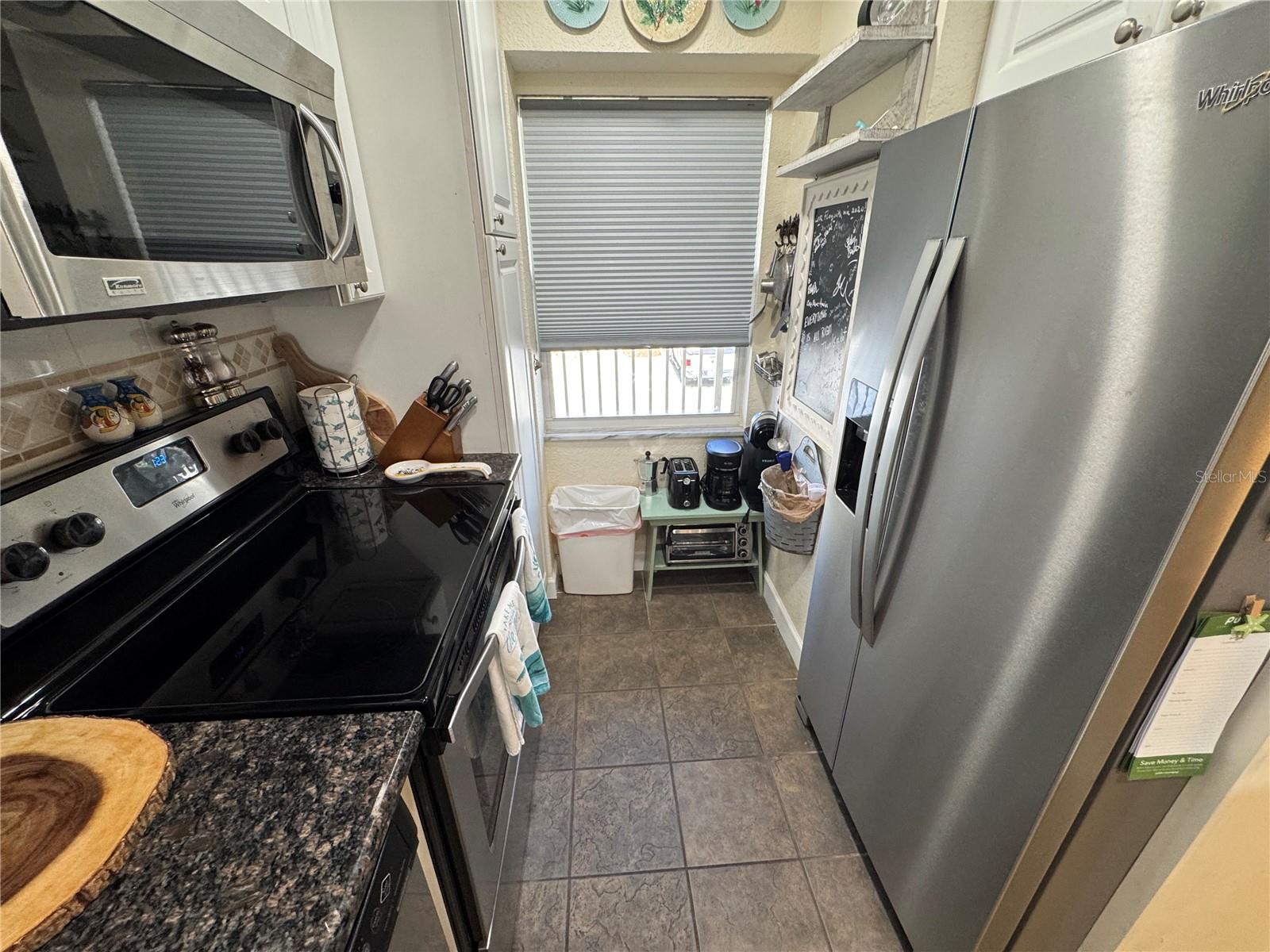 Image 6 of 24 For 1400 Tarpon Center Drive 206