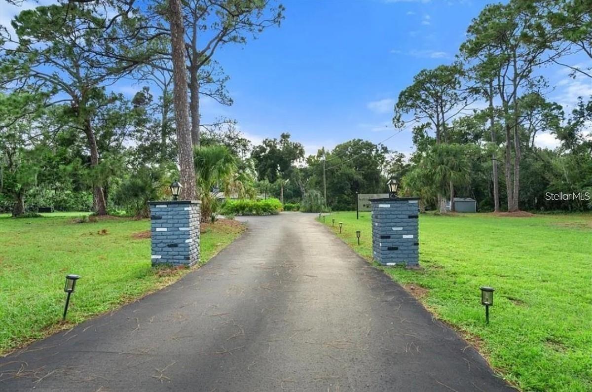 Image 3 of 44 For 3740 Aberdeen Drive