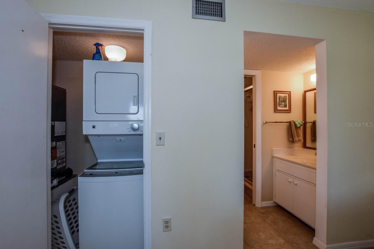 Image 14 of 53 For 437 Cerromar Lane 519