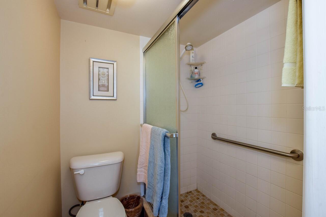 Image 16 of 53 For 437 Cerromar Lane 519