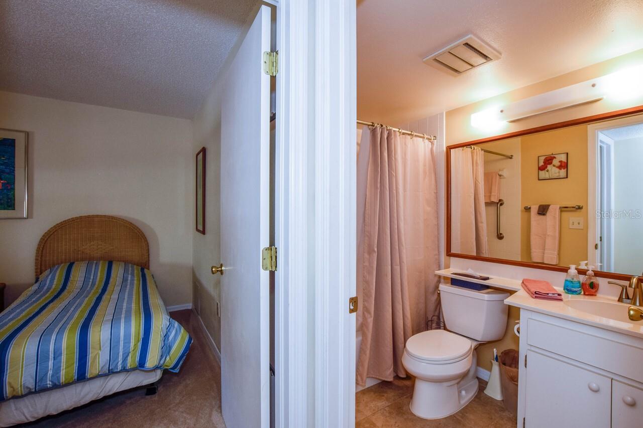 Image 17 of 53 For 437 Cerromar Lane 519