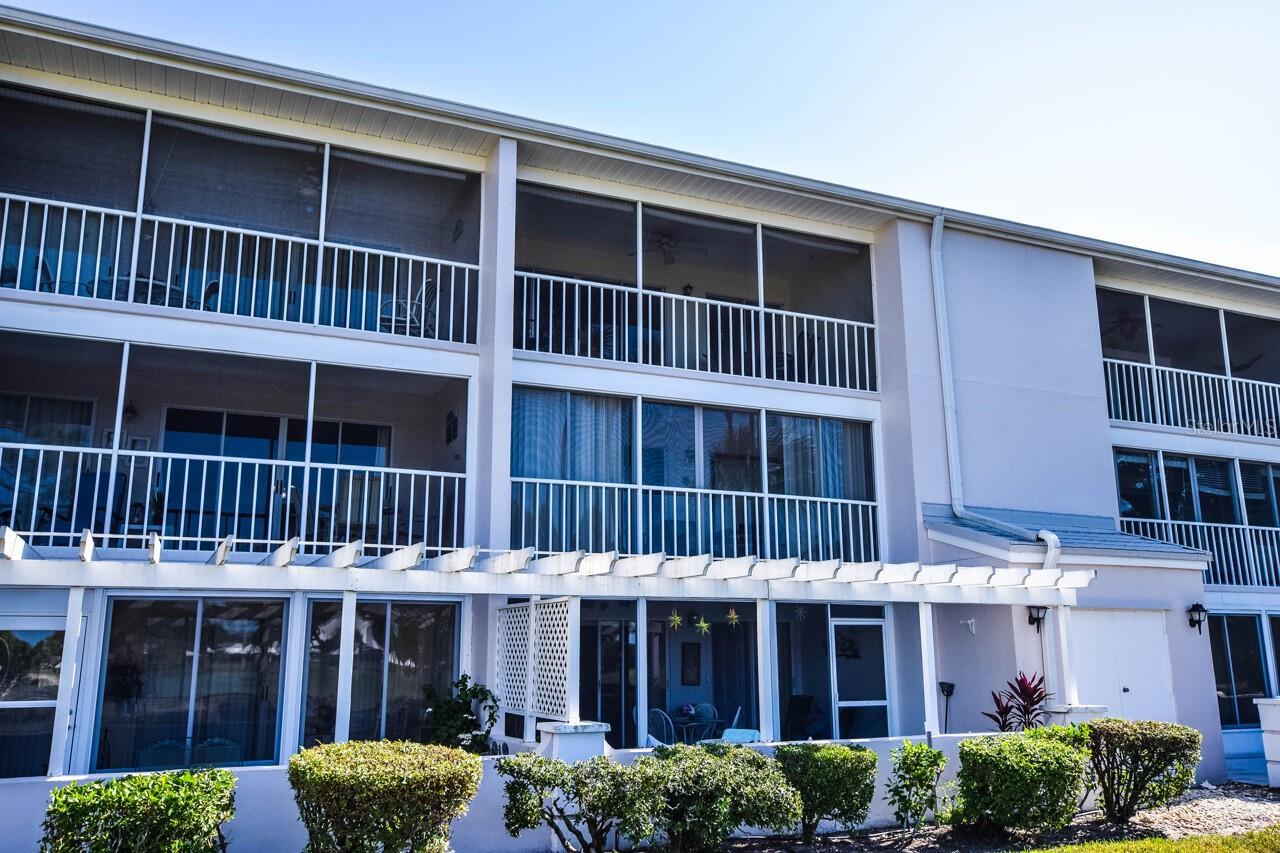 Image 32 of 53 For 437 Cerromar Lane 519