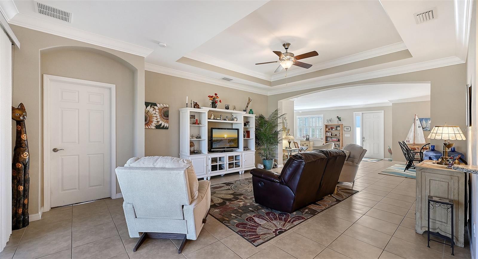 Image 9 of 67 For 5400 Layton Drive