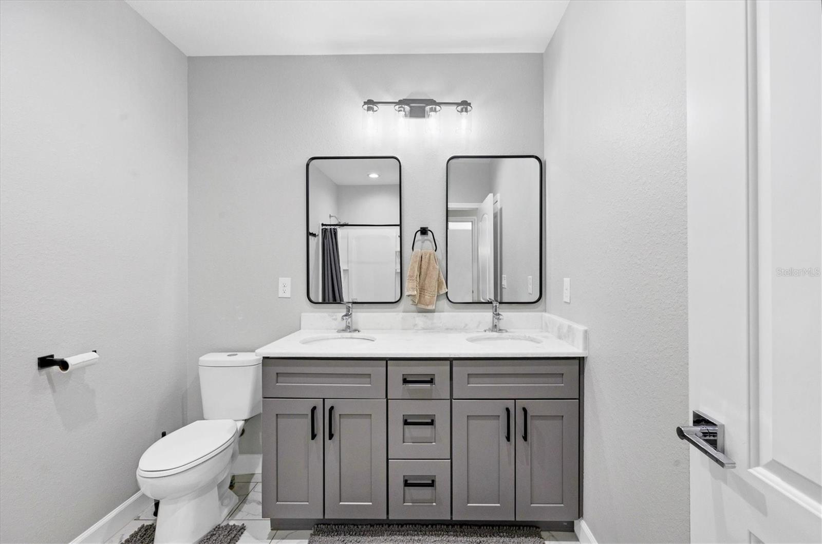 Image 23 of 62 For 338 Boundary Boulevard