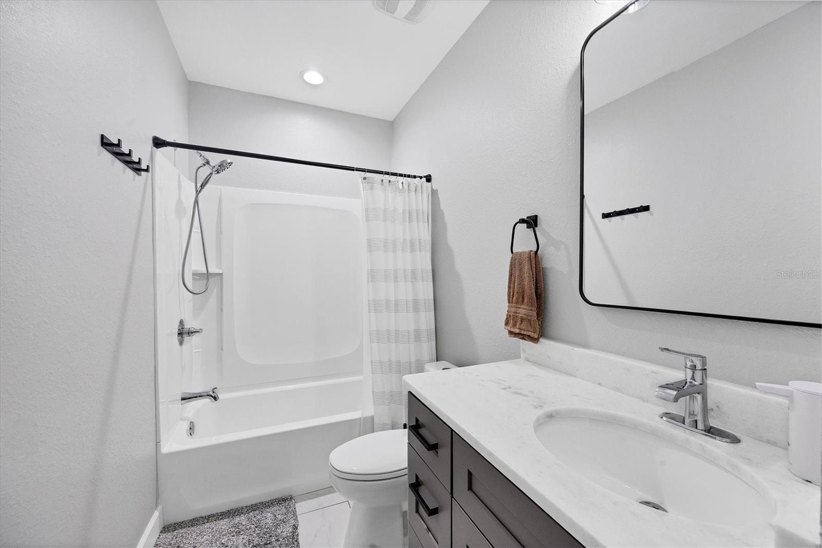 Image 26 of 62 For 338 Boundary Boulevard