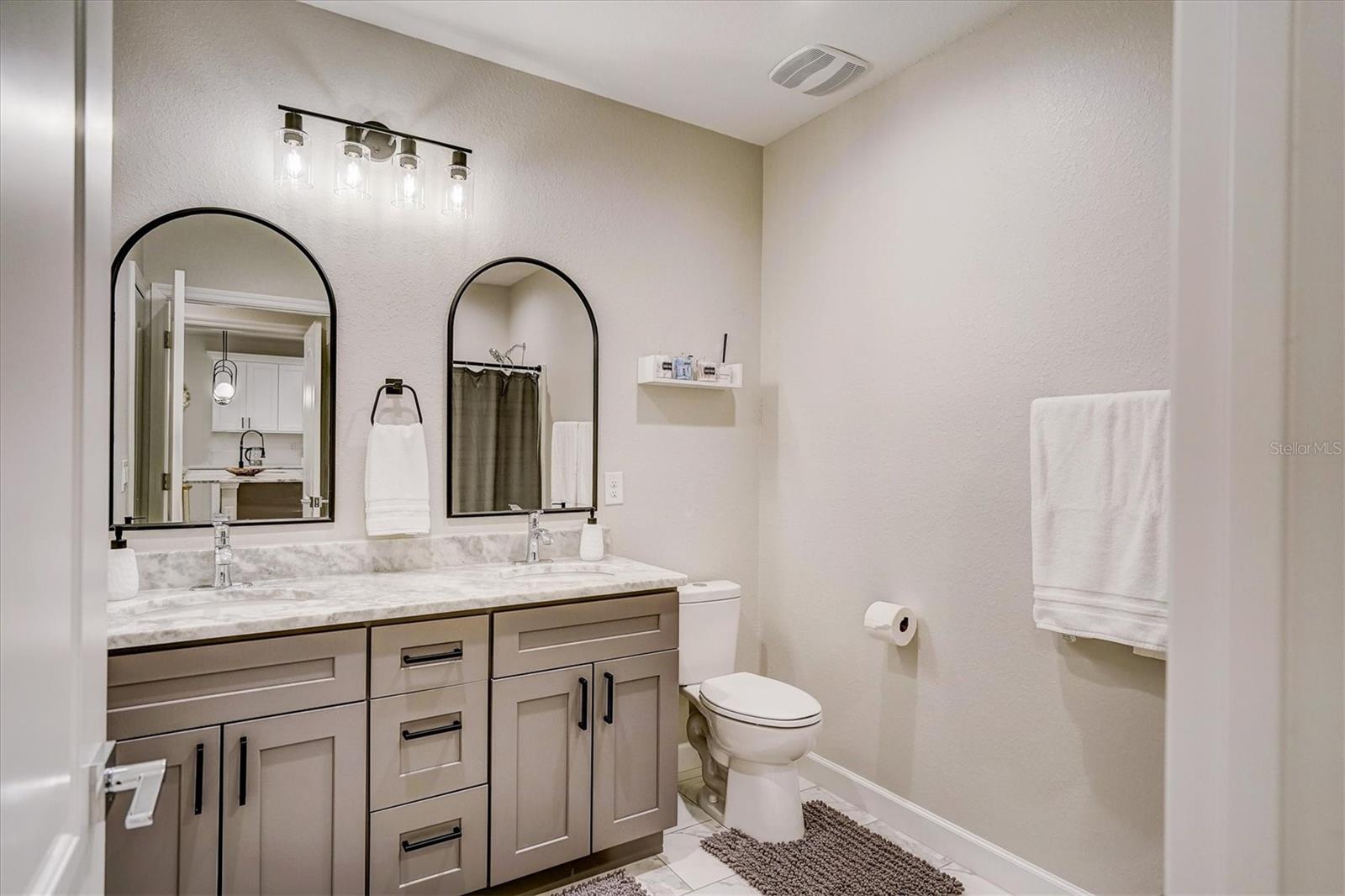 Image 49 of 62 For 338 Boundary Boulevard