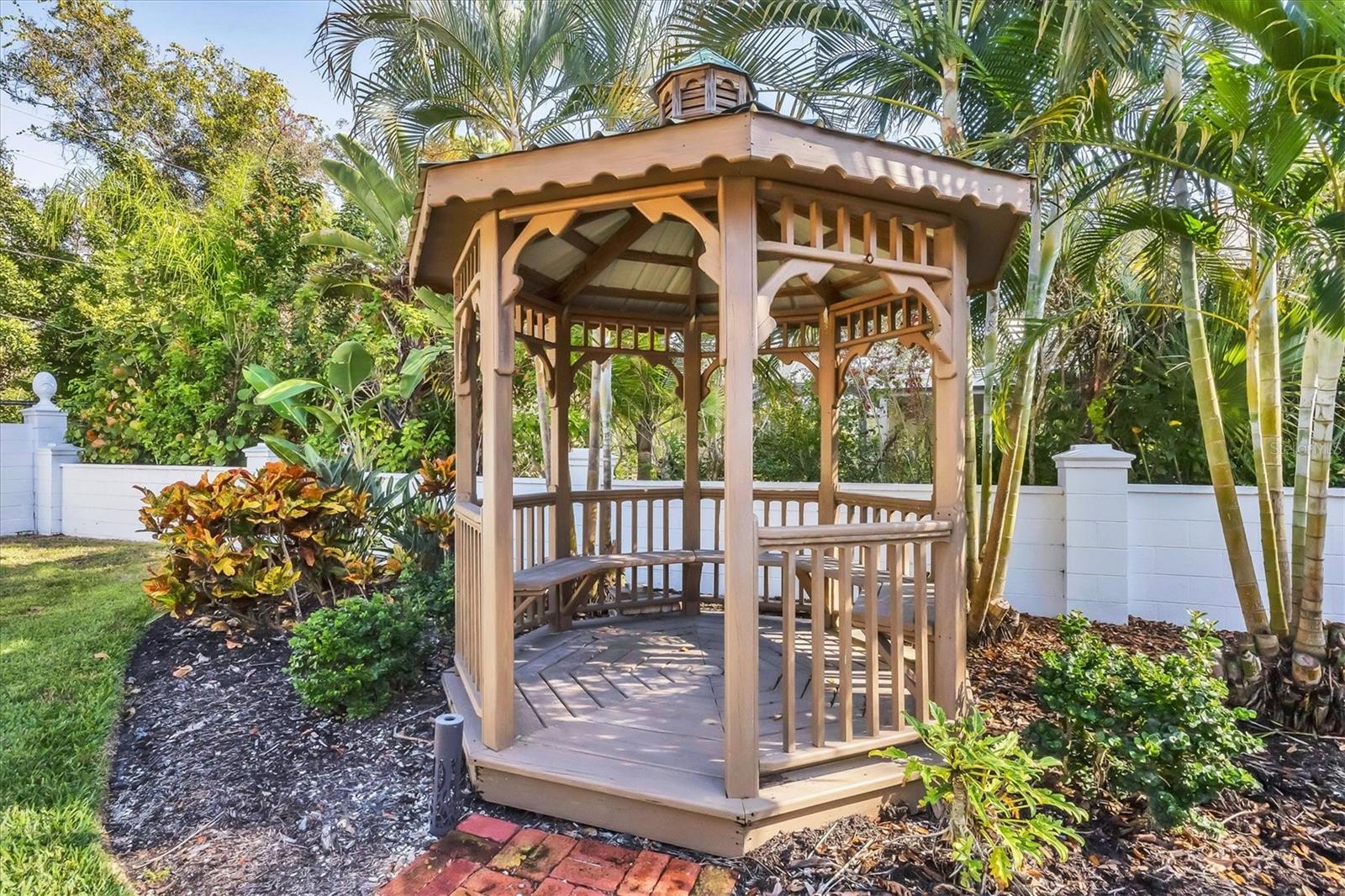 Image 33 of 66 For 18 Golf View Drive