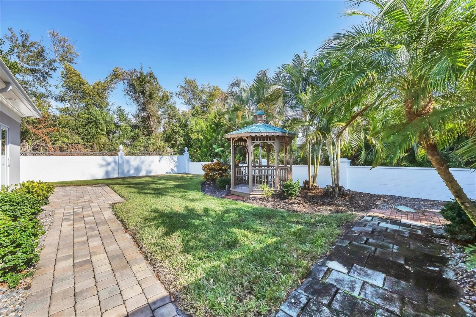 Image 34 of 66 For 18 Golf View Drive