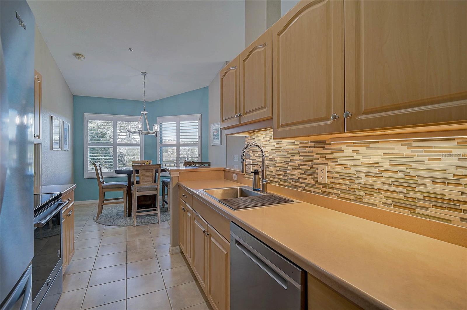 Image 14 of 52 For 4421 Corso Venetia Boulevard D21