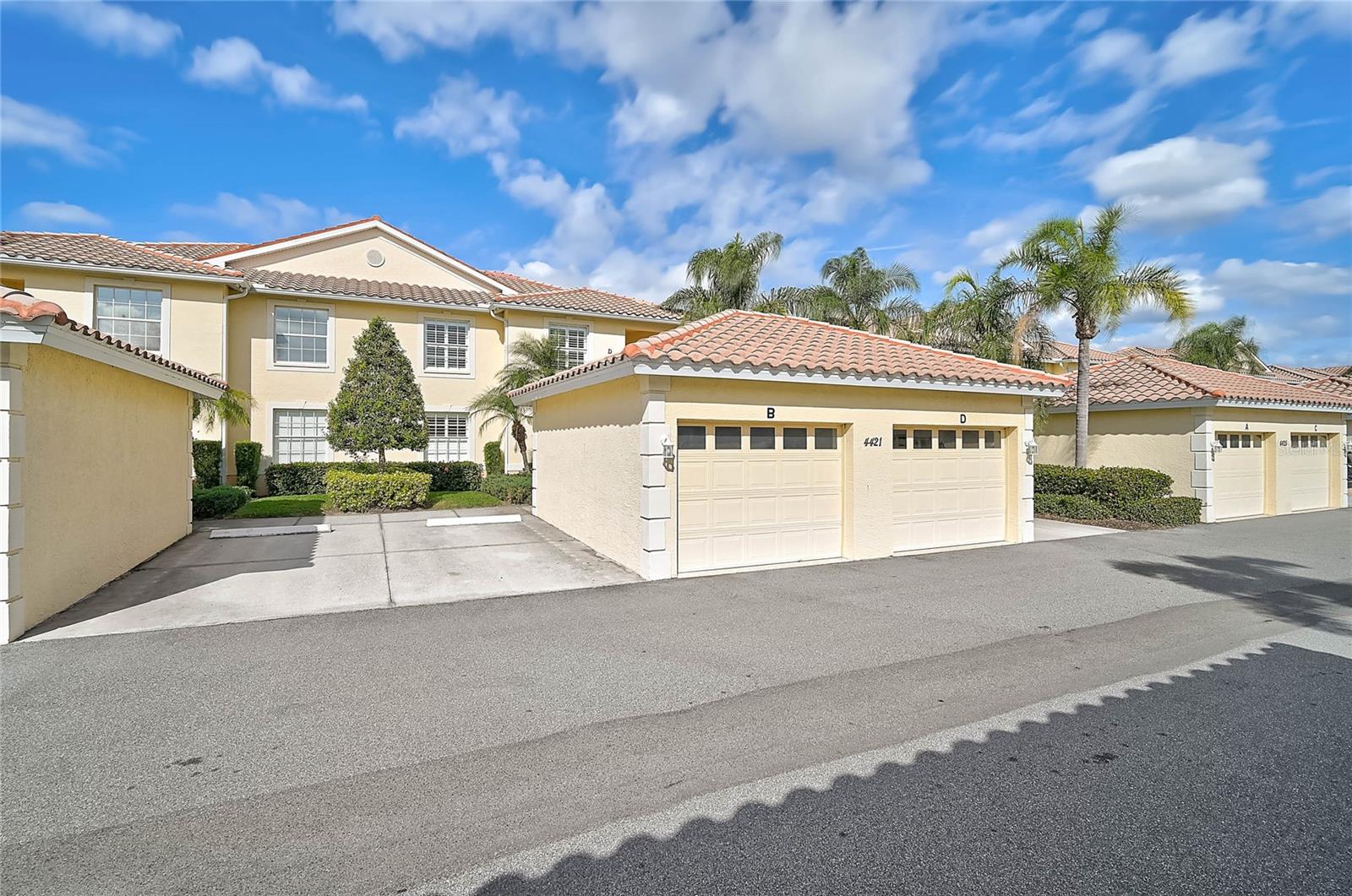 Image 34 of 52 For 4421 Corso Venetia Boulevard D21