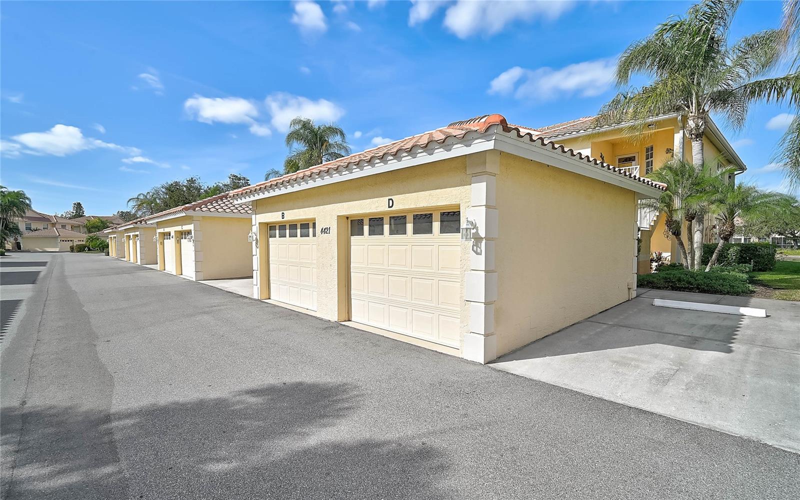 Image 35 of 52 For 4421 Corso Venetia Boulevard D21