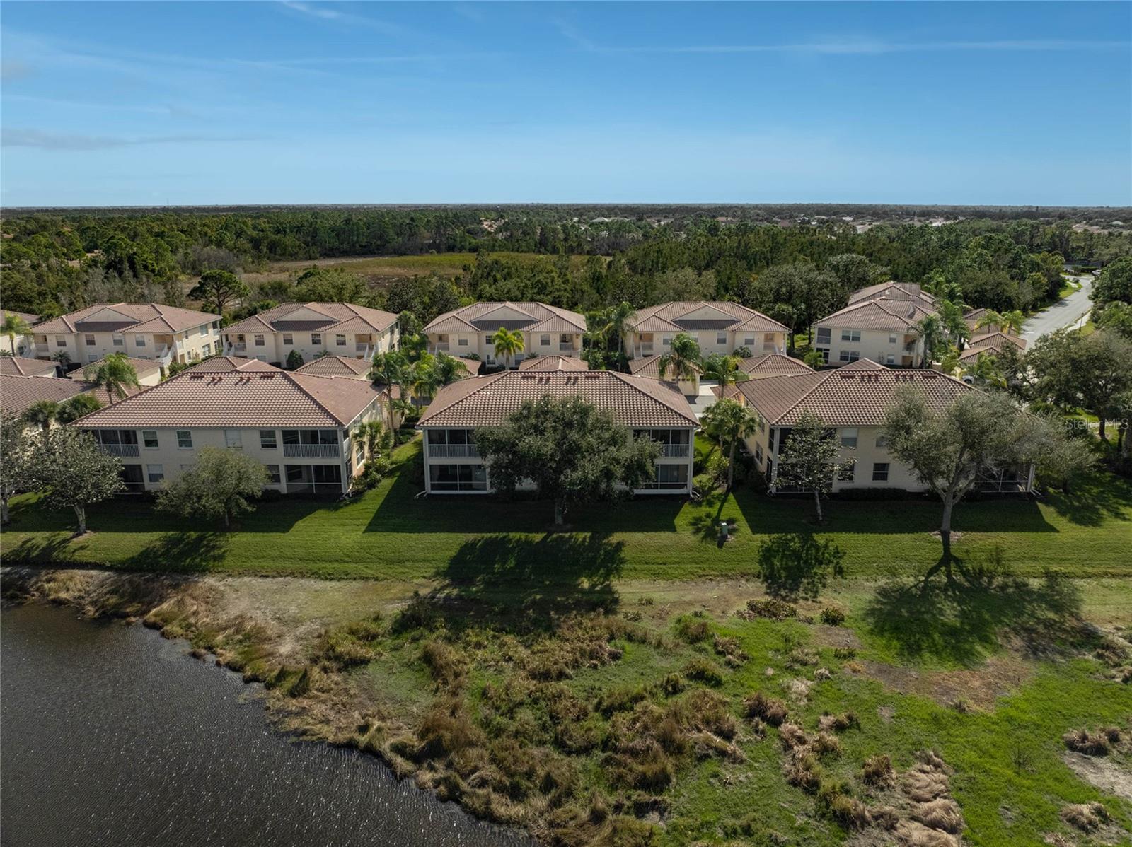 Image 40 of 52 For 4421 Corso Venetia Boulevard D21