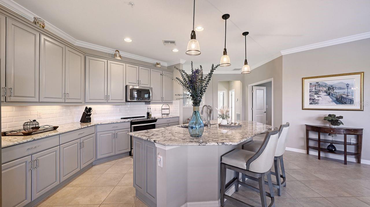 Image 4 of 52 For 23149 Banbury Way 201