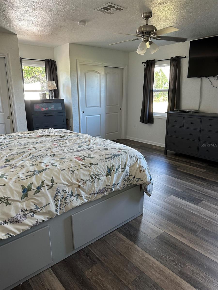 Image 12 of 67 For 1181 Larchmont Drive