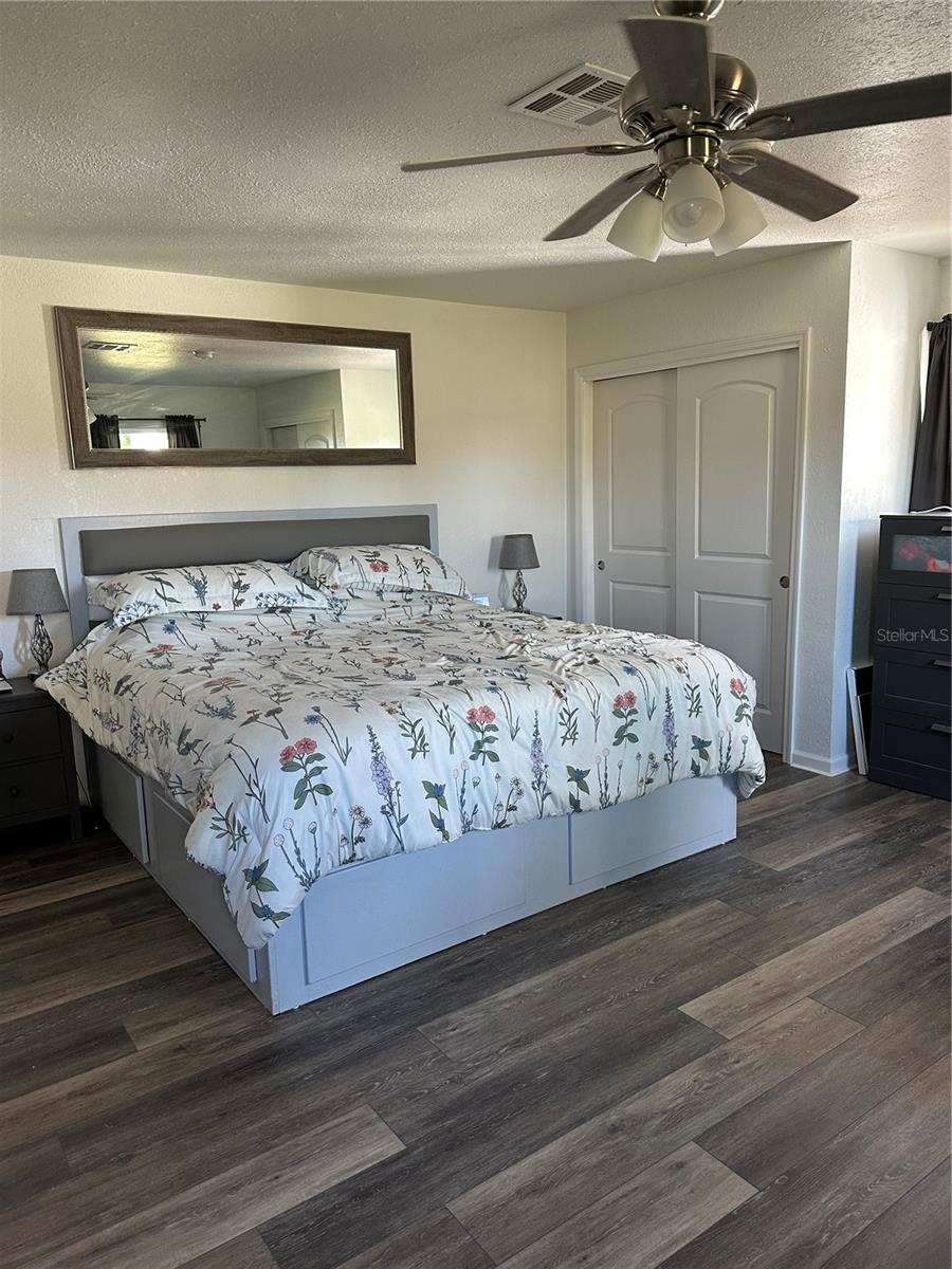 Image 13 of 67 For 1181 Larchmont Drive