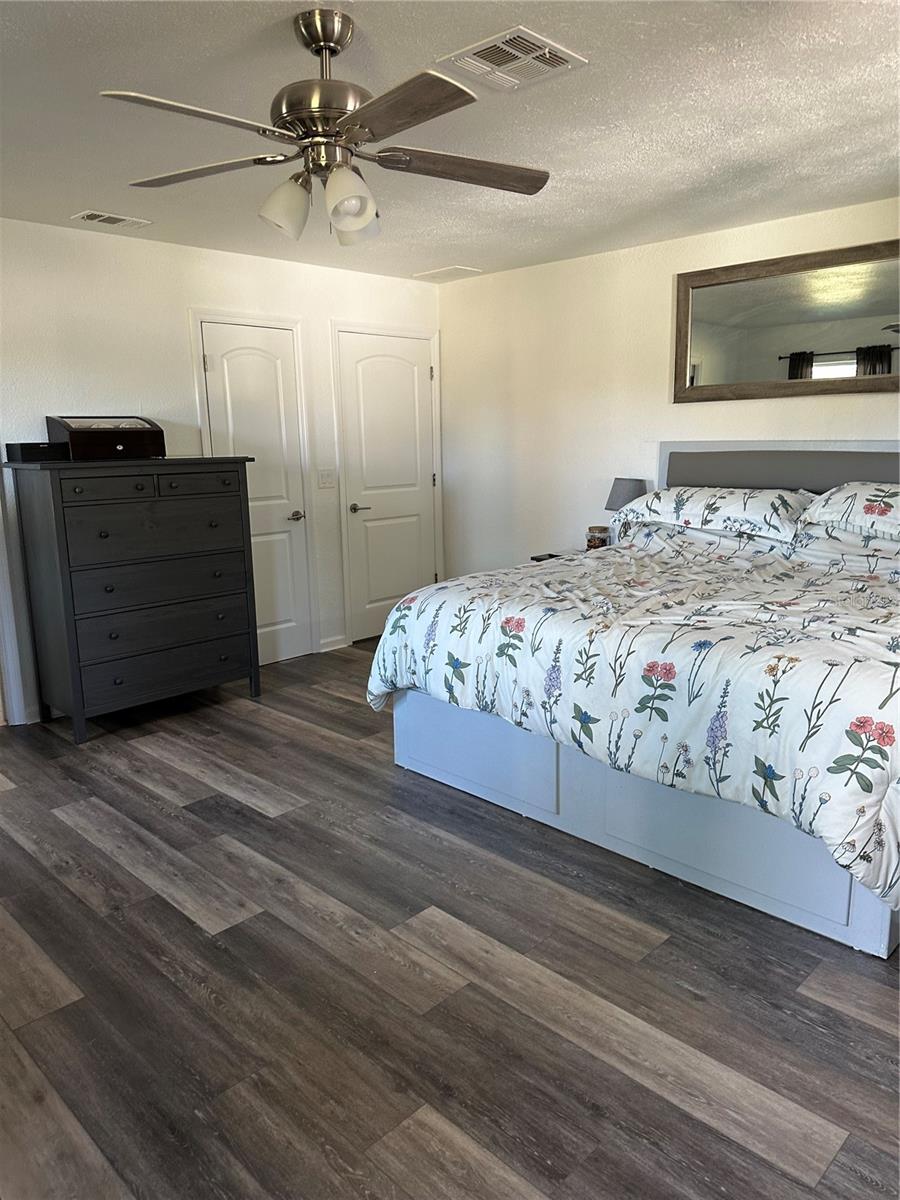 Image 15 of 67 For 1181 Larchmont Drive