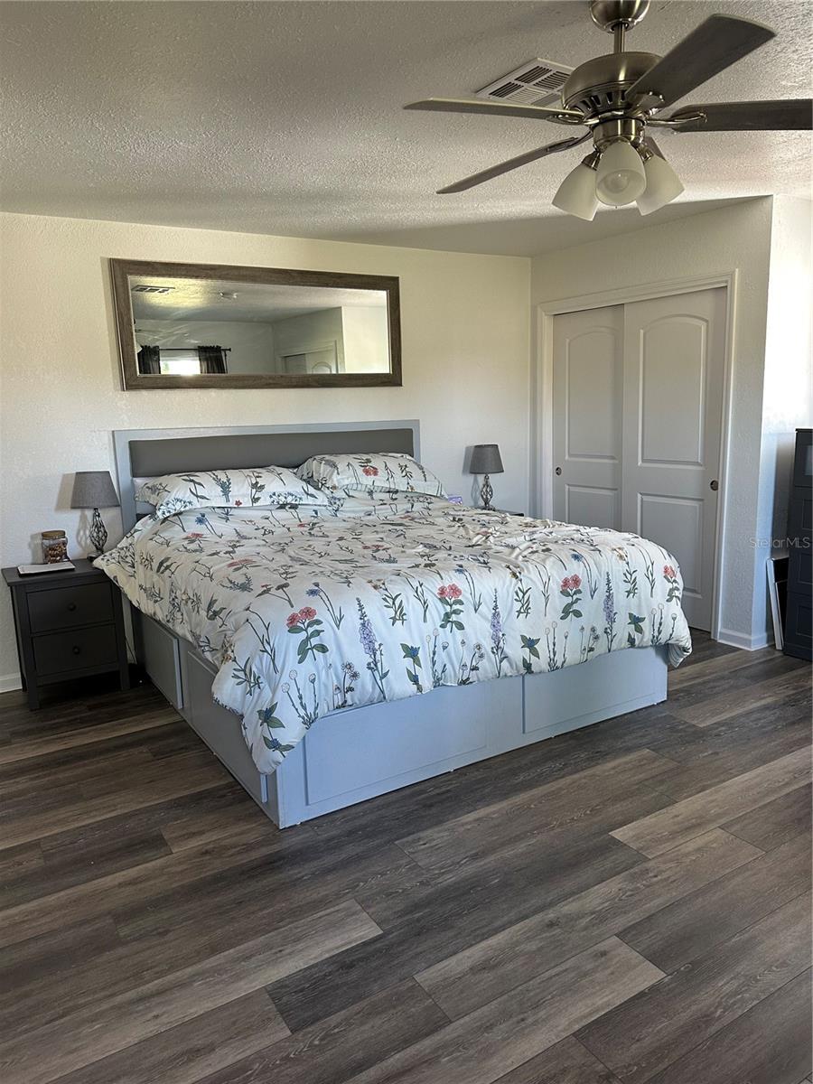 Image 16 of 67 For 1181 Larchmont Drive