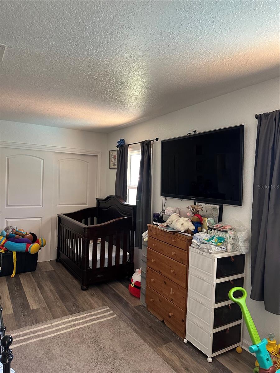 Image 19 of 67 For 1181 Larchmont Drive