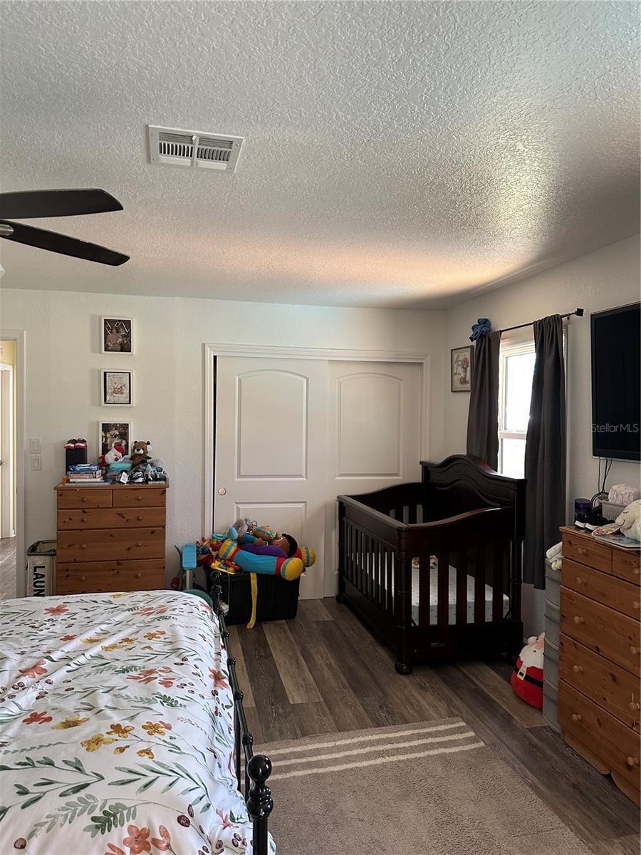 Image 20 of 67 For 1181 Larchmont Drive