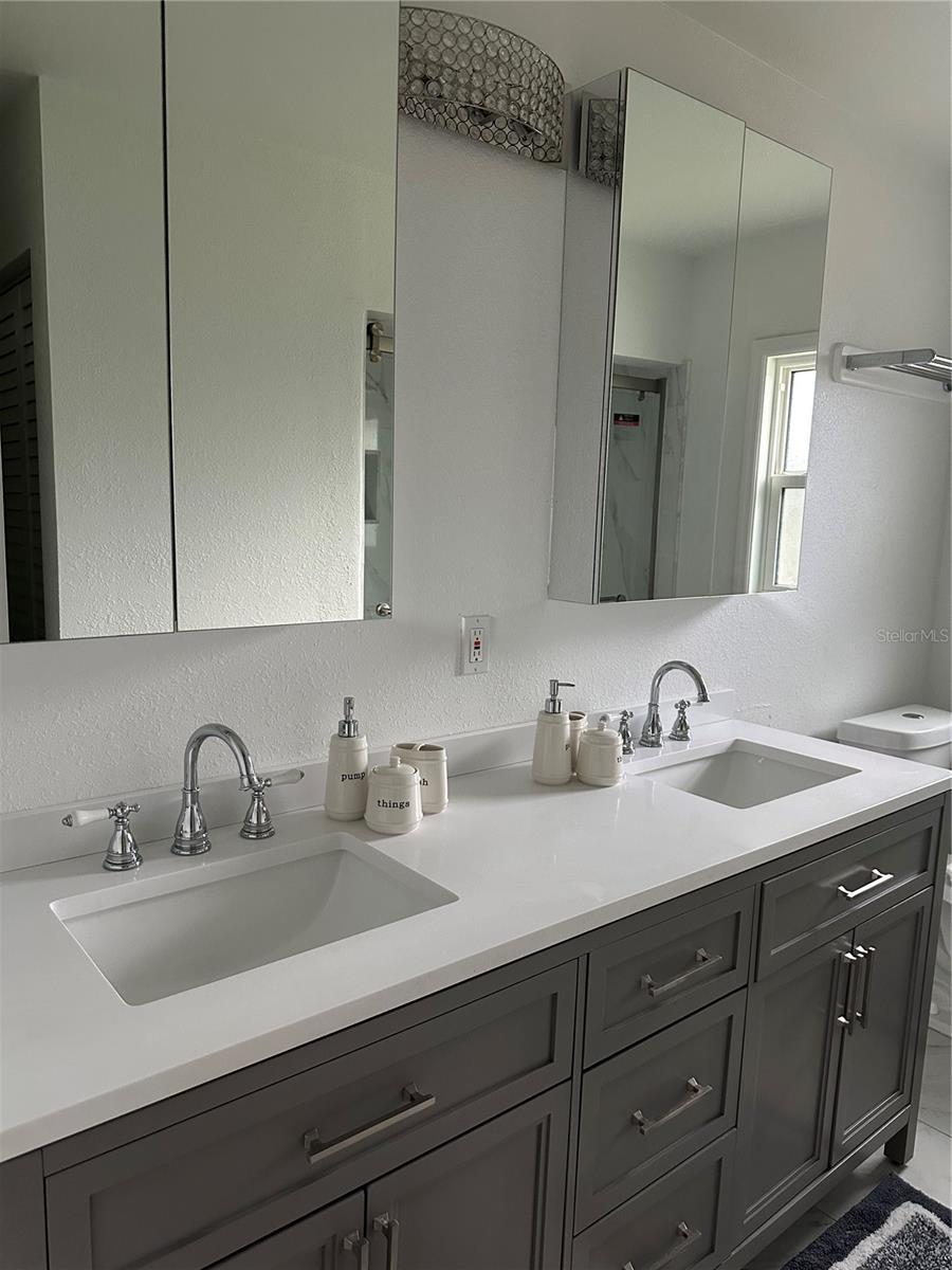 Image 27 of 67 For 1181 Larchmont Drive