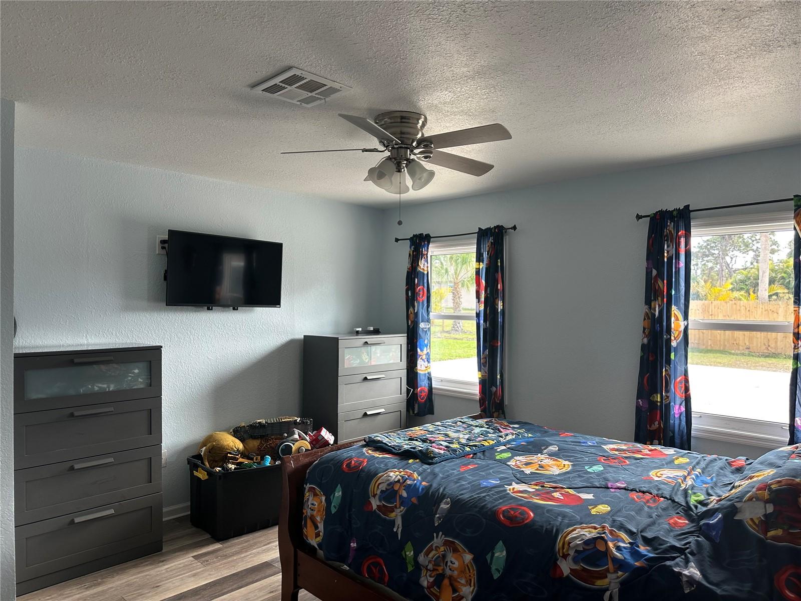 Image 28 of 67 For 1181 Larchmont Drive